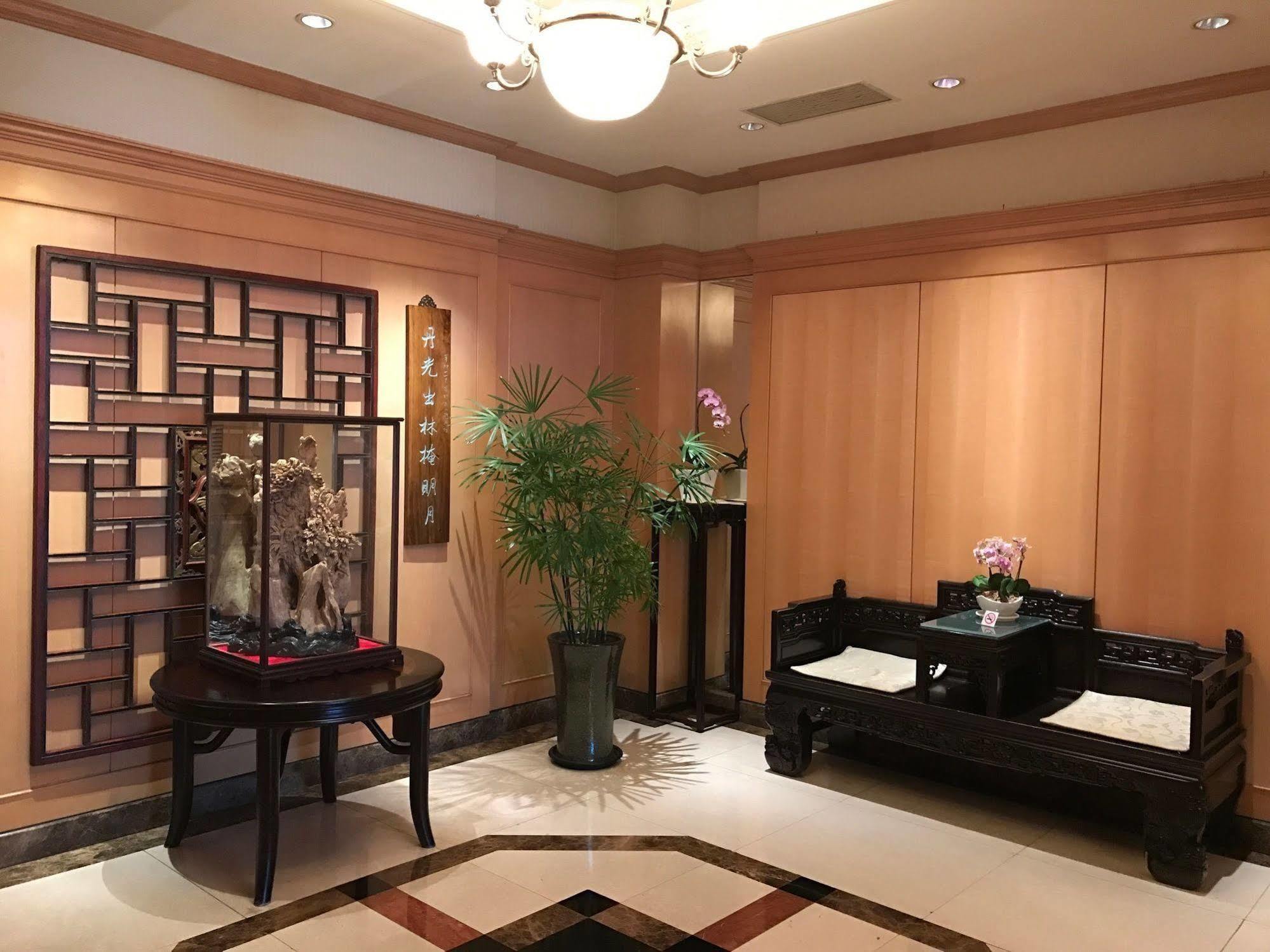Dong Wu Hotel Тайбэй Экстерьер фото